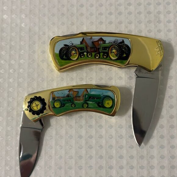 Vintage John Deere Collector Pocketknife Set with Tin Case Used as Display Only - Picture 3 of 9